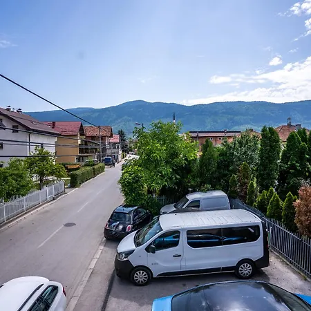 Apartment Ilidza Garden Escape *